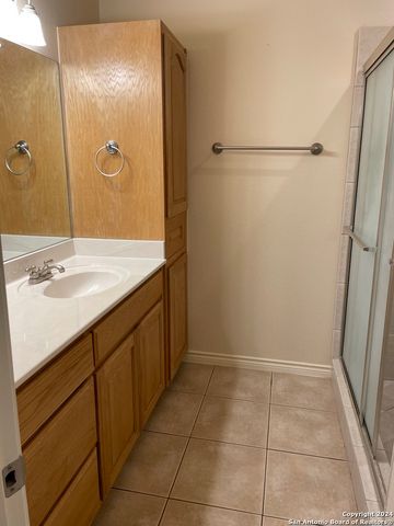 432 HERFF ST, Boerne, TX 78006