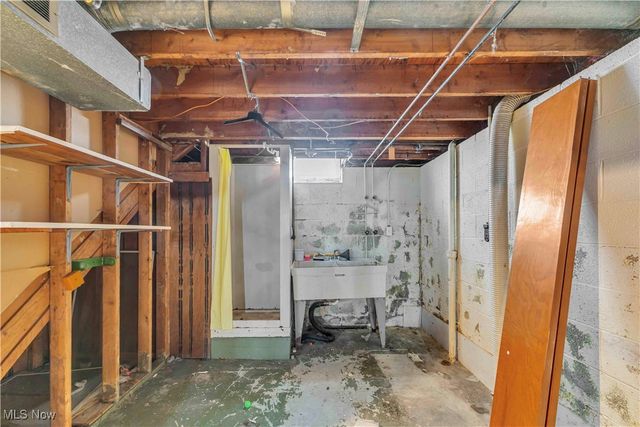 14808 James Avenue, Maple Heights, OH 44137