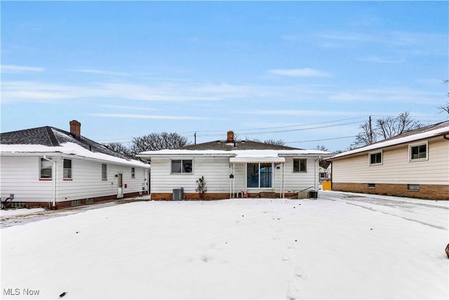 14808 James Avenue, Maple Heights, OH 44137