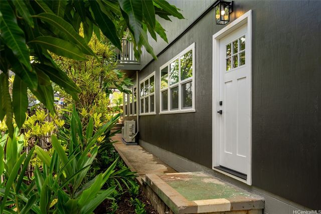 3237 Olu Street, Honolulu, HI 96816