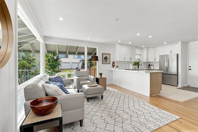 3237 Olu Street, Honolulu, HI 96816