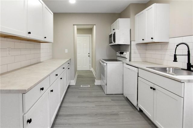 5815 Peery Avenue, Kansas City, MO 64126