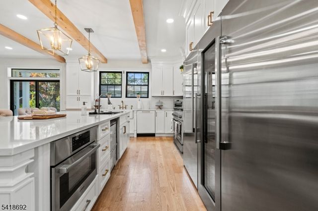 78 Glen Ave, Roseland Boro, NJ 07068