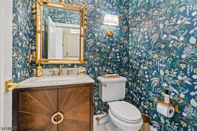 78 Glen Ave, Roseland Boro, NJ 07068