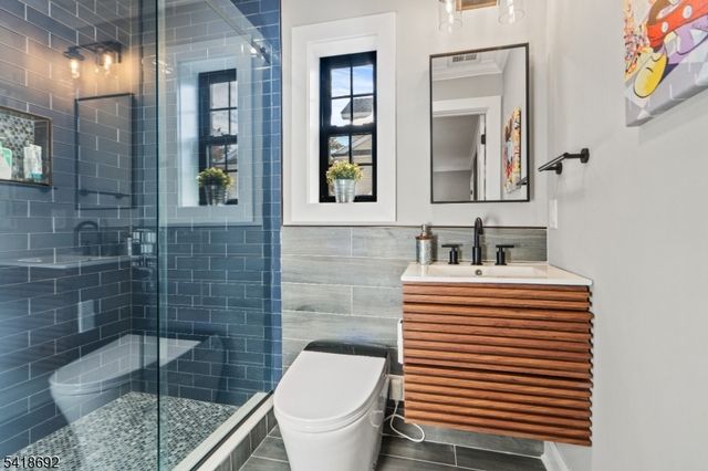 78 Glen Ave, Roseland Boro, NJ 07068