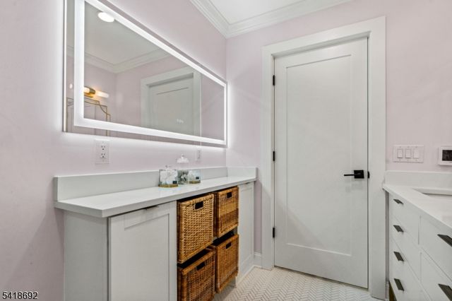 78 Glen Ave, Roseland Boro, NJ 07068