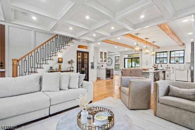 78 Glen Ave, Roseland Boro, NJ 07068