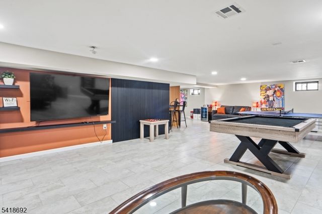 78 Glen Ave, Roseland Boro, NJ 07068