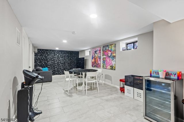 78 Glen Ave, Roseland Boro, NJ 07068