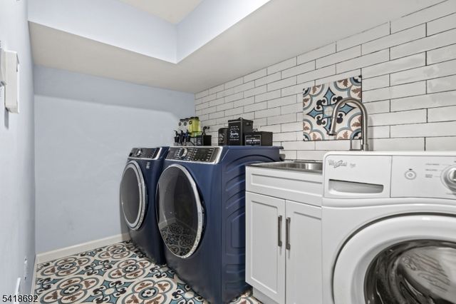 78 Glen Ave, Roseland Boro, NJ 07068