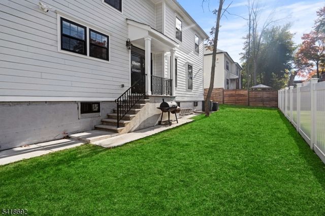 78 Glen Ave, Roseland Boro, NJ 07068