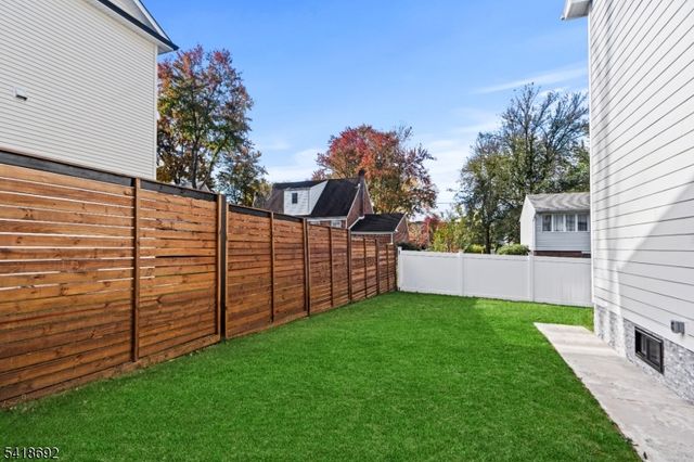 78 Glen Ave, Roseland Boro, NJ 07068