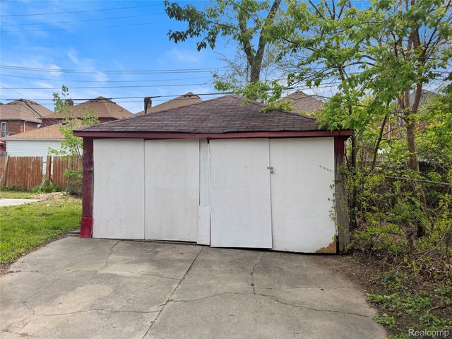 17152 Ohio Street, Detroit, MI 48221