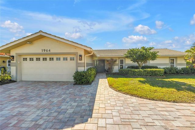 1964 MASSACHUSETTS AVENUE NE, St Petersburg, FL 33703