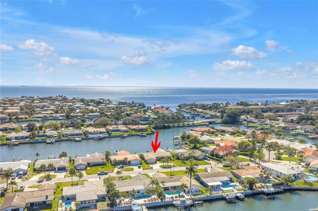 1964 MASSACHUSETTS AVENUE NE, St Petersburg, FL 33703