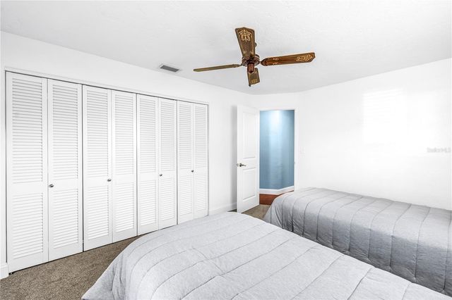 1964 MASSACHUSETTS AVENUE NE, St Petersburg, FL 33703