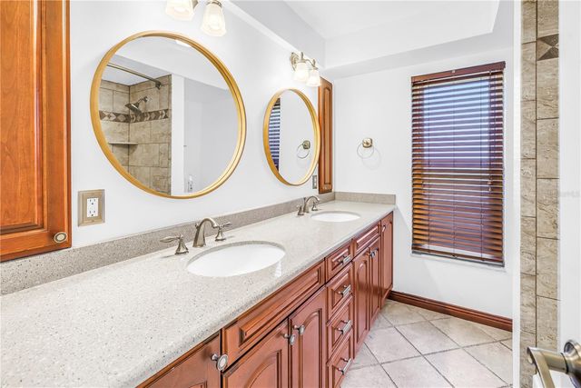 1964 MASSACHUSETTS AVENUE NE, St Petersburg, FL 33703