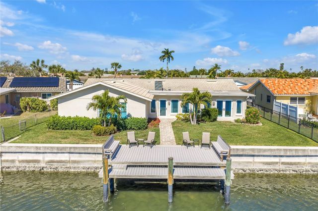 1964 MASSACHUSETTS AVENUE NE, St Petersburg, FL 33703