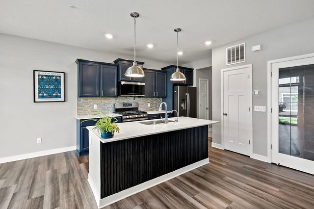 18384 Glastonbury Drive, Lakeville, MN 55044