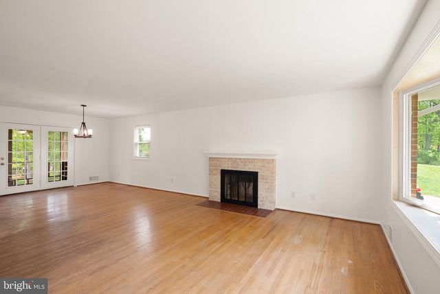 9418 ROBNEL AVE, Manassas, VA 20110