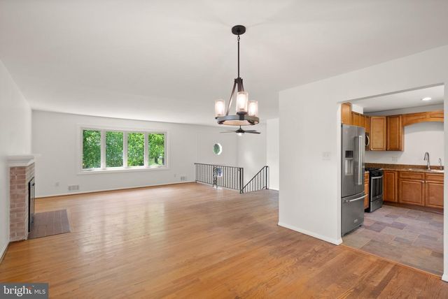 9418 ROBNEL AVE, Manassas, VA 20110