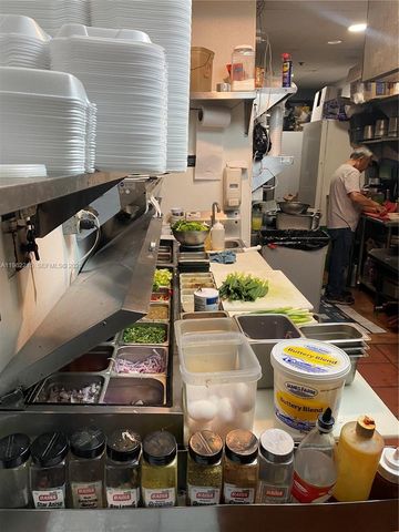 266 NE 1th St, Miami, FL 33132