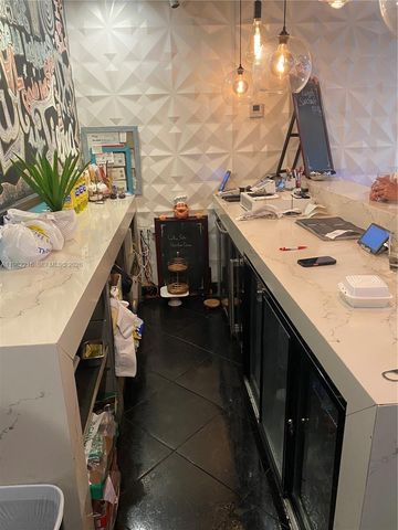 266 NE 1th St, Miami, FL 33132