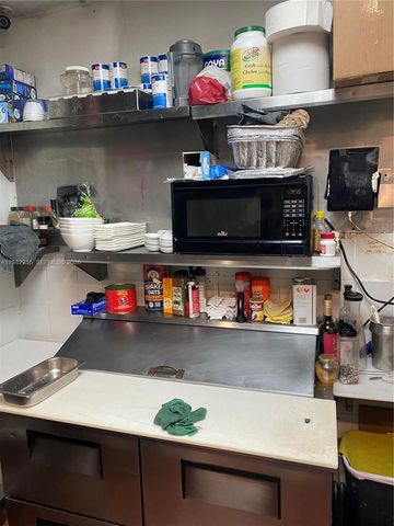 266 NE 1th St, Miami, FL 33132