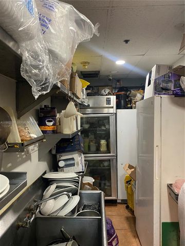 266 NE 1th St, Miami, FL 33132