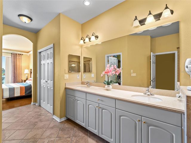 114 MESTRE COURT 32, Nokomis, FL 34275