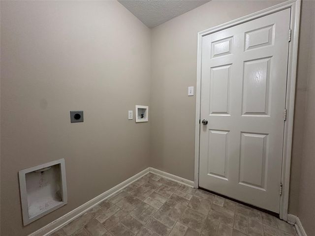 5525 N Buffalo Circle, Willis, TX 77378