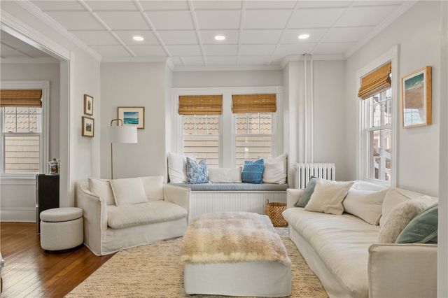 35 Hall Avenue, Newport, RI 02840