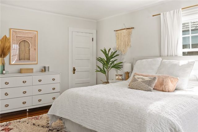 35 Hall Avenue, Newport, RI 02840