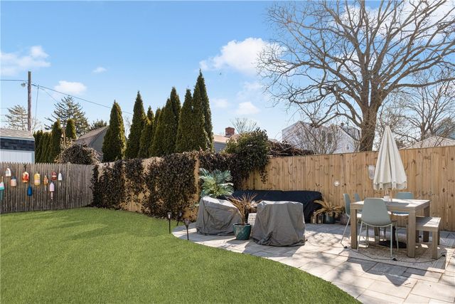 35 Hall Avenue, Newport, RI 02840