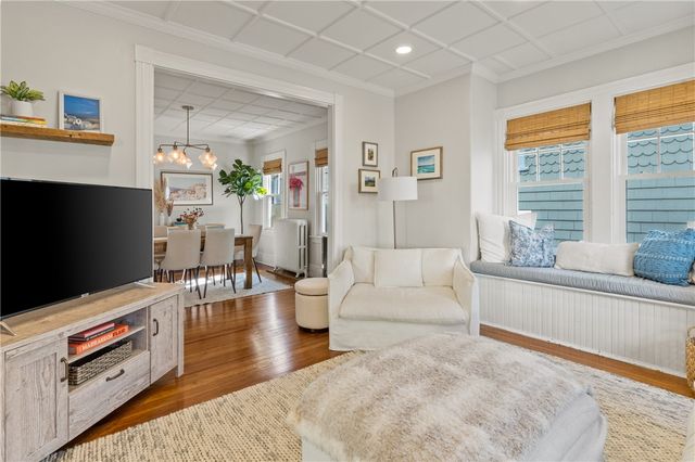 35 Hall Avenue, Newport, RI 02840