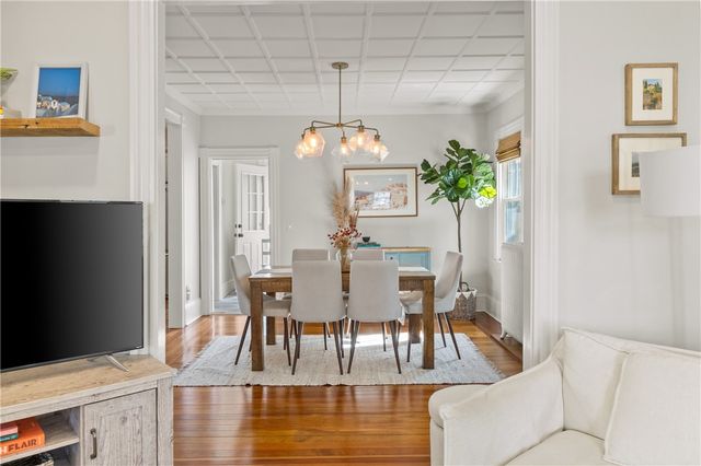 35 Hall Avenue, Newport, RI 02840