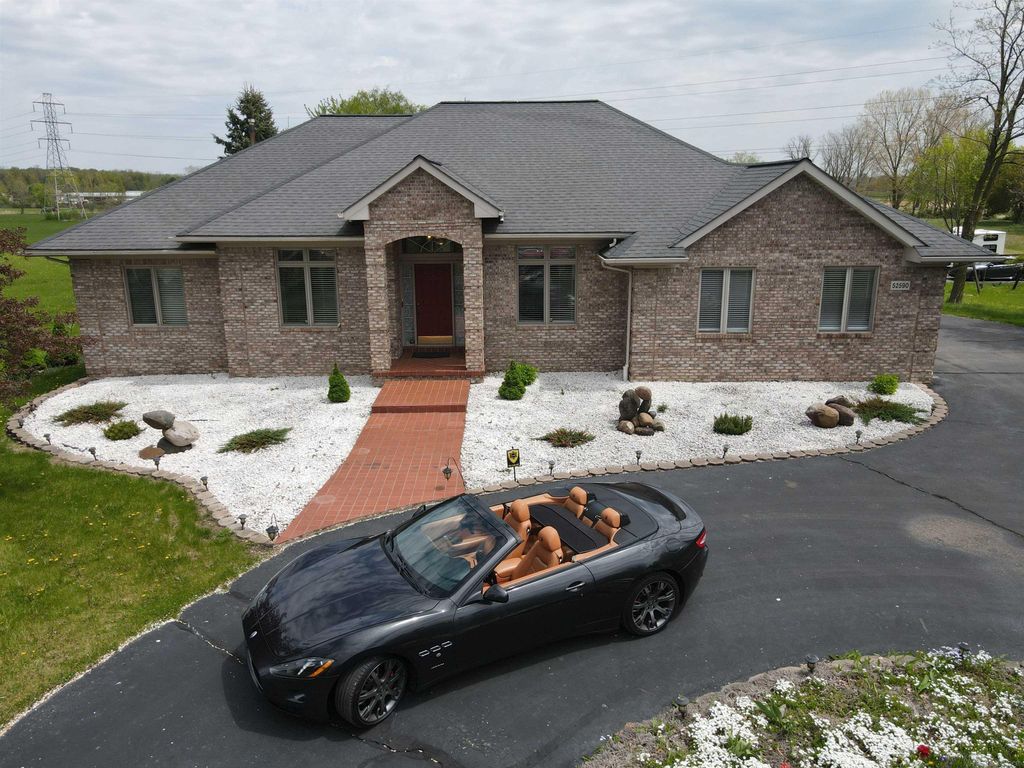 52590 North Avenue, Macomb, MI 48042