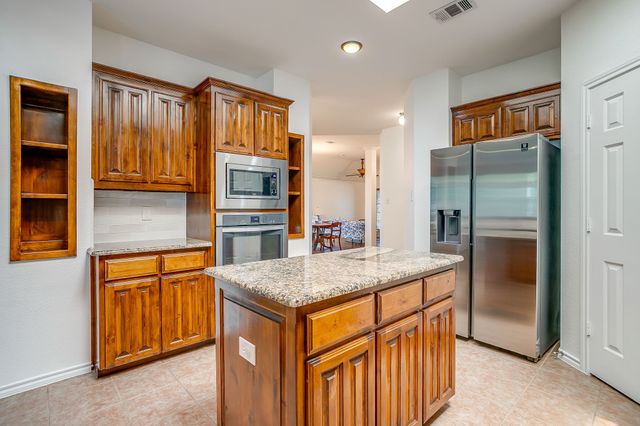 7800 Raton Ridge Lane, Arlington, TX 76002