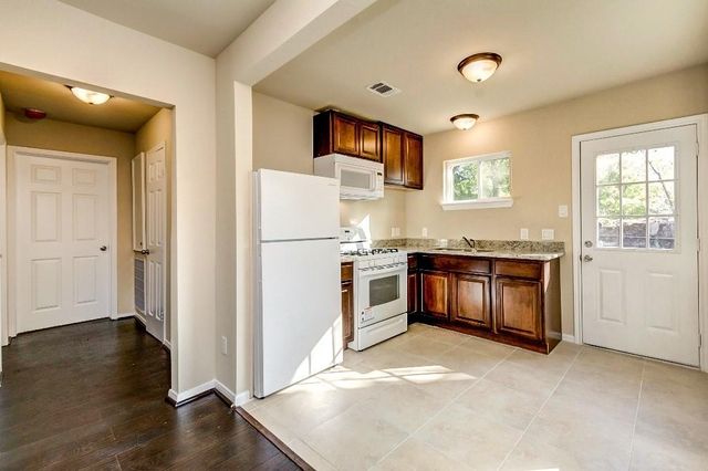 1001 9th Avenue N, Texas City, TX 77590