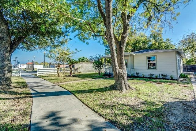 1001 9th Avenue N, Texas City, TX 77590