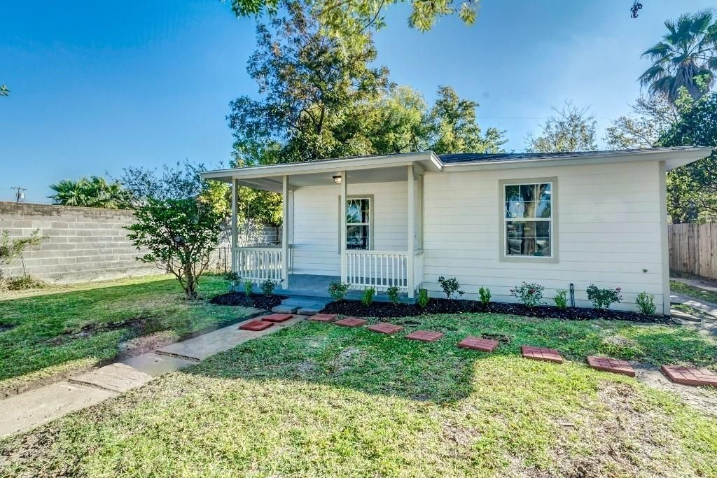 1001 9th Avenue N, Texas City, TX 77590