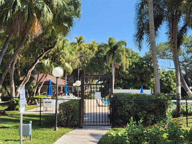 3151 S Palm Aire Drive 301, Pompano Beach, FL 33069