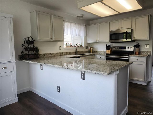 21924 E Lake Avenue, Aurora, CO 80015