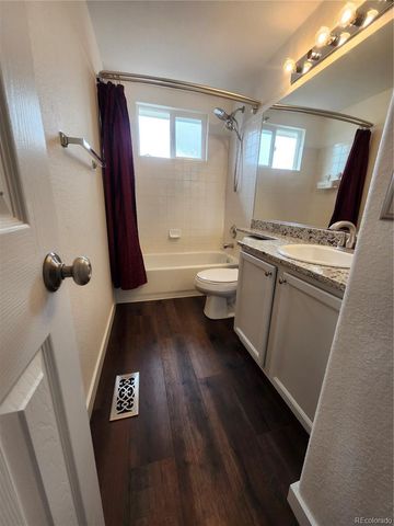 21924 E Lake Avenue, Aurora, CO 80015