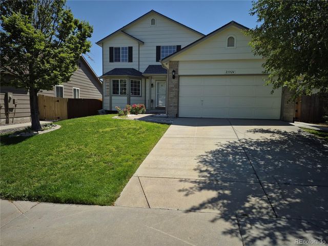 21924 E Lake Avenue, Aurora, CO 80015