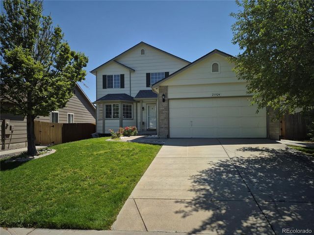 21924 E Lake Avenue, Aurora, CO 80015