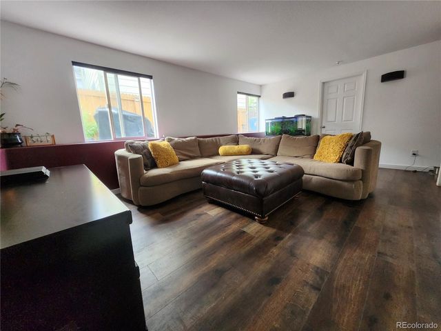 21924 E Lake Avenue, Aurora, CO 80015