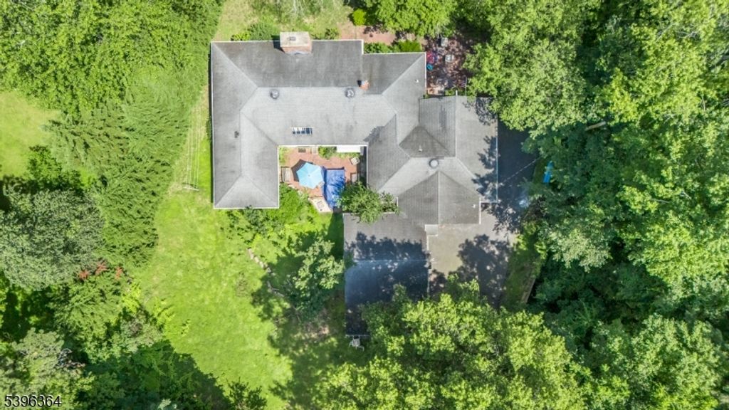 3 Woodland Rd, Chatham Twp., NJ 07928