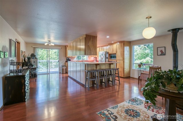3530 71st Avenue W, University Place, WA 98466