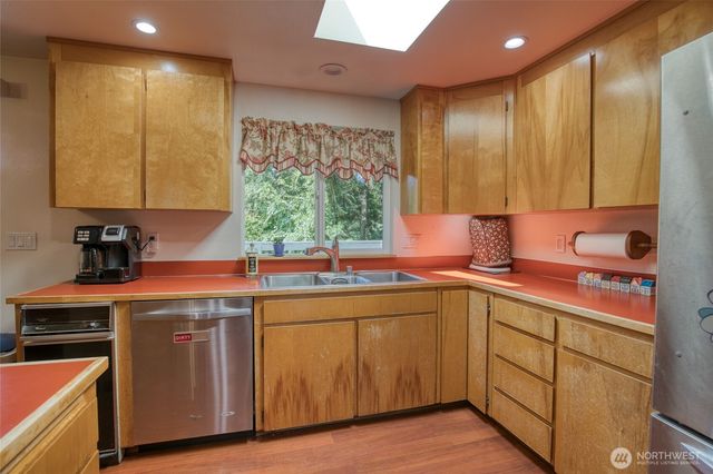 3530 71st Avenue W, University Place, WA 98466